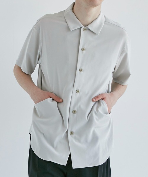 CITY TOKYO（シティトウキョウ）の「スラッシュポケットショートスリーブシャツ（シャツ/ブラウス・メンズ・ブラック/ブルー/グレイッシュベージュ・1/2）」の2枚目の写真