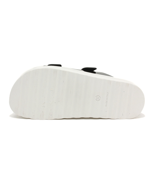 ROSE BUD（ローズバッド）の「(SONIA.C) TERRY 165 PATENT DOUBLE SOLE SANDAL 【Gina掲載】【NYLON掲載】【カタログ掲載】【FUDGE掲載】【ViVi掲載】ダブルソールフラットサンダル（サンダル・レディース・ホワイト/ブラック・39/36/38/37）」の3枚目の写真