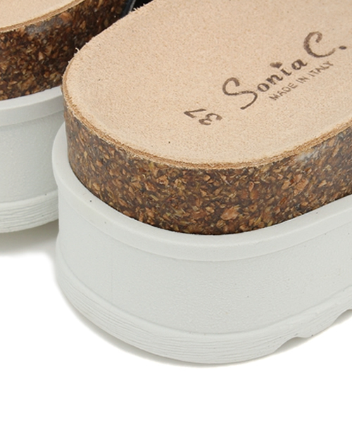 ROSE BUD（ローズバッド）の「(SONIA.C) TERRY 165 PATENT DOUBLE SOLE SANDAL 【Gina掲載】【NYLON掲載】【カタログ掲載】【FUDGE掲載】【ViVi掲載】ダブルソールフラットサンダル（サンダル・レディース・ホワイト/ブラック・39/36/38/37）」の7枚目の写真