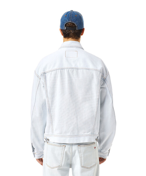 DIESEL（ディーゼル）の「DIESEL SS22 メンズ デニムジャケット ライトブルー サステナブル（デニムジャケット・メンズ・インディゴブルー・SMALL/MEDIUM/LARGE/X-LARGE）」の7枚目の写真