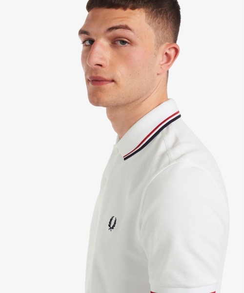 FRED PERRY（フレッドペリー）の「TWIN TIPPED FP SHIRT M3600 748_WHITE（ポロシャツ・メンズ・ホワイト・LARGE/MEDIUM/X-LARGE）」の3枚目の写真