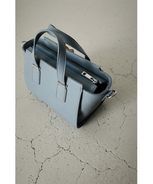 AZUL by moussy（アズールバイマウジー）の「CHARM SET TRAPEZOID BAG/チャームセットトラぺゾイドバッグ（ショルダーバッグ・レディース・ダークベージュ/ライトブルー・FREE）」の14枚目の写真