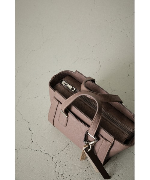AZUL by moussy（アズールバイマウジー）の「CHARM SET TRAPEZOID BAG/チャームセットトラぺゾイドバッグ（ショルダーバッグ・レディース・ダークベージュ/ライトブルー・FREE）」の7枚目の写真
