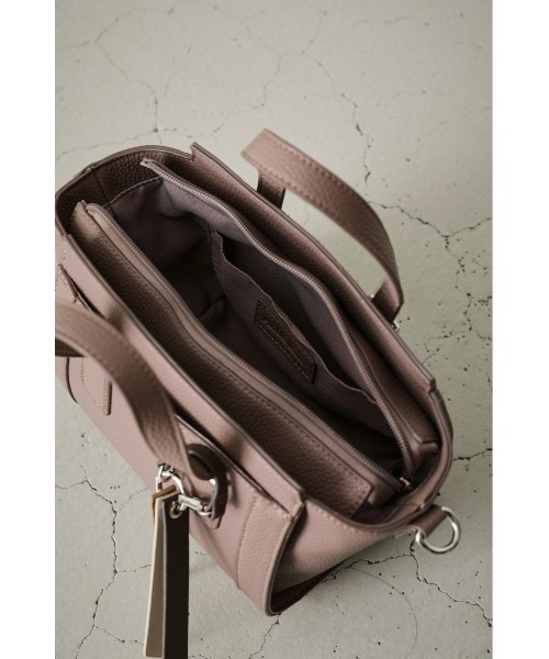 AZUL by moussy（アズールバイマウジー）の「CHARM SET TRAPEZOID BAG/チャームセットトラぺゾイドバッグ（ショルダーバッグ・レディース・ダークベージュ/ライトブルー・FREE）」の8枚目の写真