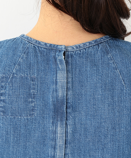 Ray BEAMS（レイビームス）の「●MUVEIL×Ray BEAMS  / 別注 デニム トップス（その他トップス・レディース・ブルー・ONE SIZE）」の2枚目の写真