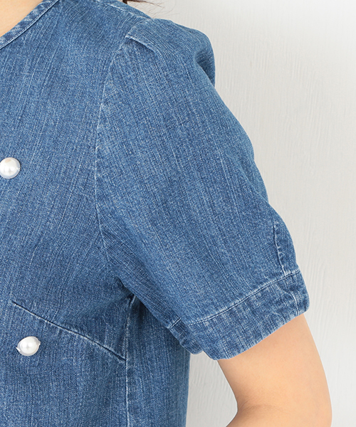 Ray BEAMS（レイビームス）の「●MUVEIL×Ray BEAMS  / 別注 デニム トップス（その他トップス・レディース・ブルー・ONE SIZE）」の4枚目の写真