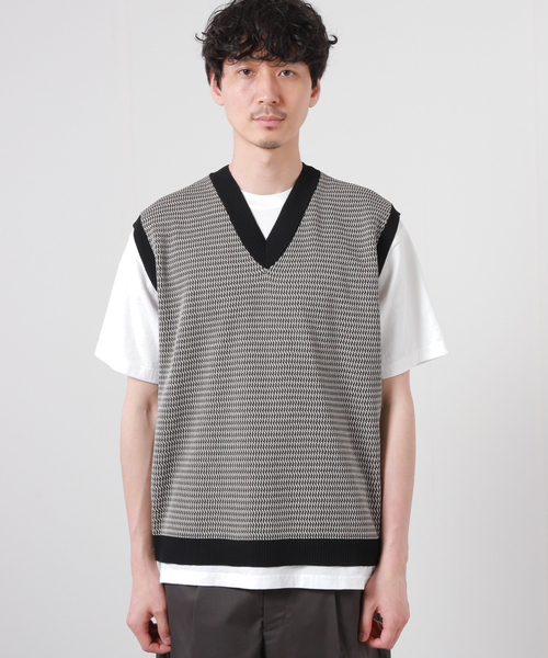 JOURNAL STANDARD(ジャーナルスタンダード)の「ジャガード チドリニット ベスト(ベスト・メンズ・ブラック/ネイビー/ライトグリーン・MEDIUM/LARGE)」の4枚目の写真