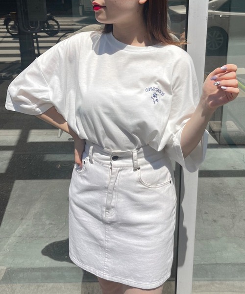 OLIVE des OLIVE(オリーブデオリーブ)の「花プリントビッグTシャツ(Tシャツ/カットソー・レディース・オフホワイト/ピンク/ブルー/アイボリー・FREE)」の7枚目の写真