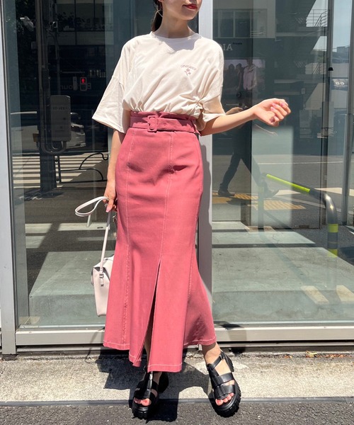 OLIVE des OLIVE(オリーブデオリーブ)の「花プリントビッグTシャツ(Tシャツ/カットソー・レディース・オフホワイト/ピンク/ブルー/アイボリー・FREE)」の11枚目の写真