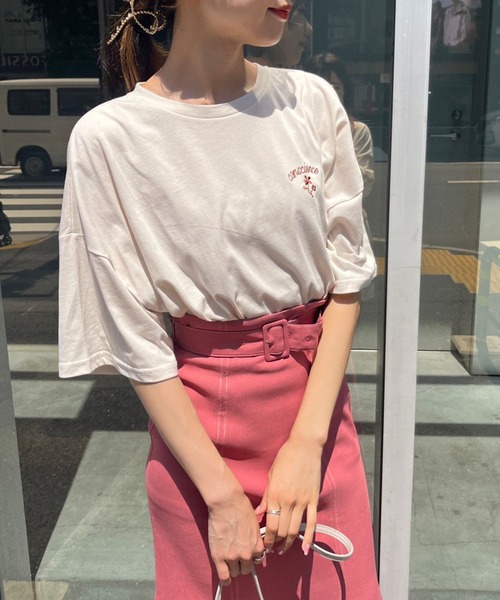 OLIVE des OLIVE(オリーブデオリーブ)の「花プリントビッグTシャツ(Tシャツ/カットソー・レディース・オフホワイト/ピンク/ブルー/アイボリー・FREE)」の14枚目の写真