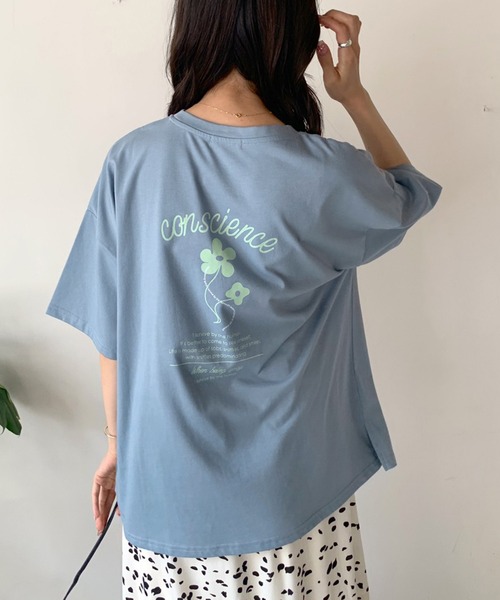 OLIVE des OLIVE(オリーブデオリーブ)の「花プリントビッグTシャツ(Tシャツ/カットソー・レディース・オフホワイト/ピンク/ブルー/アイボリー・FREE)」の22枚目の写真