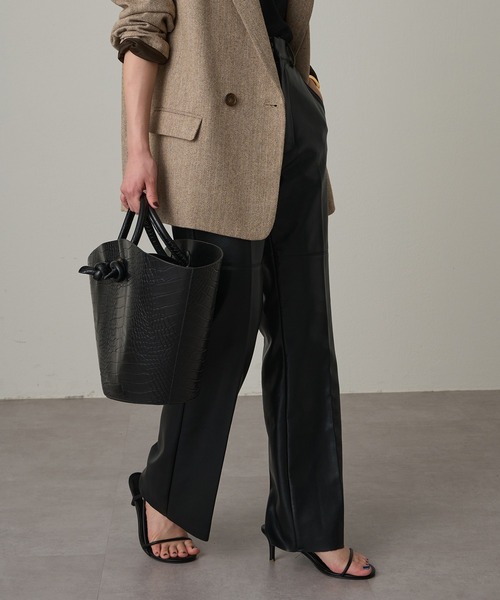 LOUNGEDRESS（ラウンジドレス）の「フェイクレザーパンツ（その他パンツ・レディース・ブラック・SMALL/MEDIUM）」の12枚目の写真