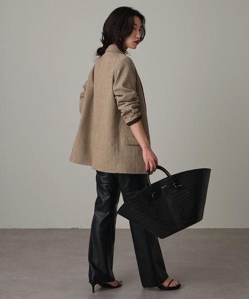 LOUNGEDRESS（ラウンジドレス）の「フェイクレザーパンツ（その他パンツ・レディース・ブラック・SMALL/MEDIUM）」の4枚目の写真