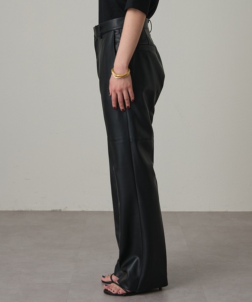 LOUNGEDRESS（ラウンジドレス）の「フェイクレザーパンツ（その他パンツ・レディース・ブラック・SMALL/MEDIUM）」の13枚目の写真