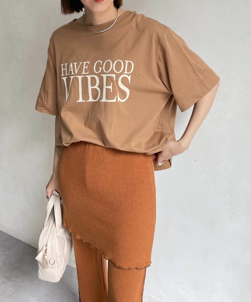 CAPRICIEUX LE'MAGE（カプリシューレマージュ）の「2WAYロゴ5分袖Tシャツ（Tシャツ/カットソー・レディース・チャコールグレー/ベージュ/オフホワイト・FREE）」の7枚目の写真