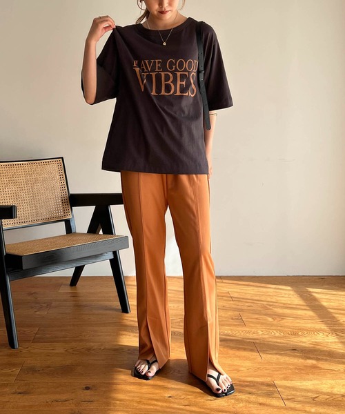 CAPRICIEUX LE'MAGE（カプリシューレマージュ）の「2WAYロゴ5分袖Tシャツ（Tシャツ/カットソー・レディース・チャコールグレー/ベージュ/オフホワイト・FREE）」の21枚目の写真
