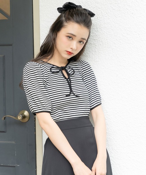 DearMyLoveRose（ディアマイラブローズ）の「オープンリボンパフ袖カットソー（Tシャツ/カットソー・レディース・ホワイト/ブラック/オフホワイト/ベビーピンク・MEDIUM/LARGE/X-LARGE/XX-LARGE）」の3枚目の写真