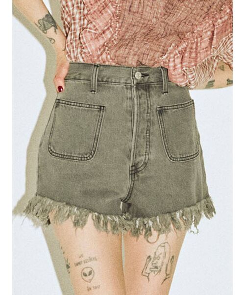 jouetie(ジュエティ)の「フリンジデニムショートパンツ(デニムパンツ・レディース・ライトブルー/ブラック・SMALL/LARGE/MEDIUM)」の2枚目の写真