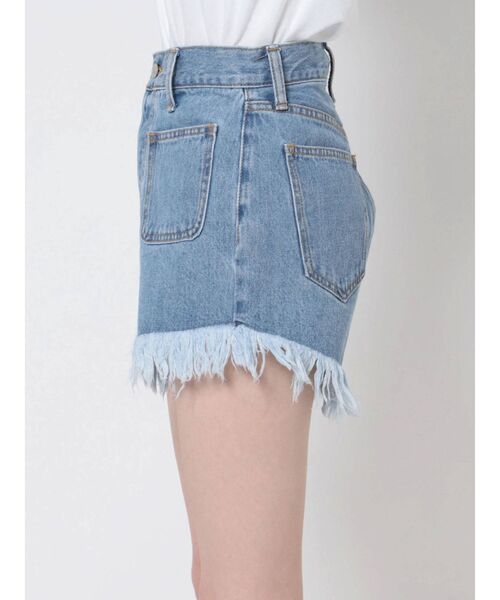jouetie(ジュエティ)の「フリンジデニムショートパンツ(デニムパンツ・レディース・ライトブルー/ブラック・SMALL/LARGE/MEDIUM)」の16枚目の写真