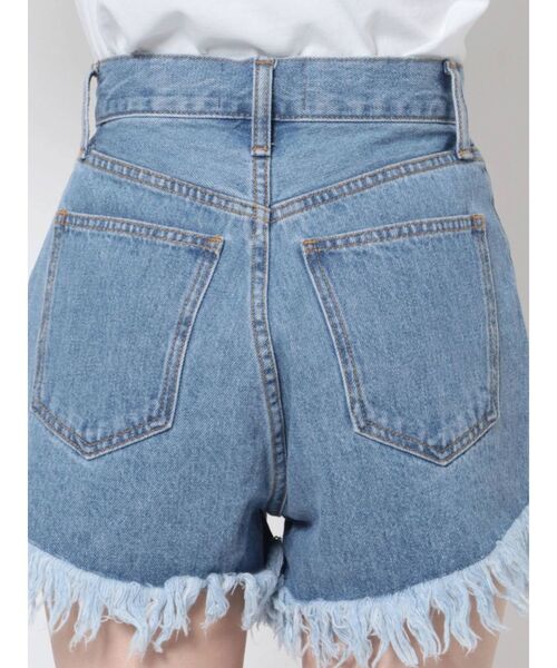 jouetie(ジュエティ)の「フリンジデニムショートパンツ(デニムパンツ・レディース・ライトブルー/ブラック・SMALL/LARGE/MEDIUM)」の9枚目の写真