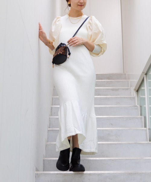 Rouge vif(ルージュヴィフ)の「ファブリックスリーブニットワンピ(ワンピース・レディース・ブラック/ブラック系その他/ホワイト・フリー)」の1枚目の写真