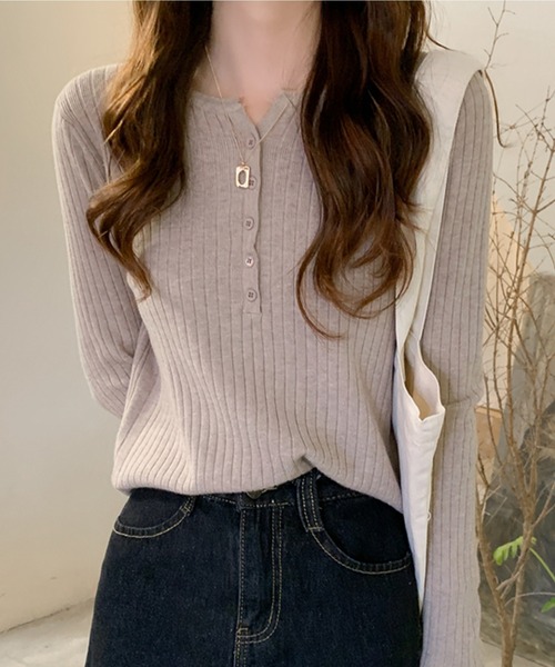 Doula Doula（ドゥーラドゥーラ）の「ヘンリーネックリブニット（ニット/セーター・レディース・ホワイト/アイボリー/ブラック/ベージュ/ネイビー・FREE）」の16枚目の写真