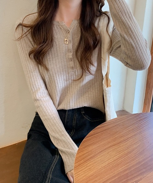 Doula Doula（ドゥーラドゥーラ）の「ヘンリーネックリブニット（ニット/セーター・レディース・ホワイト/アイボリー/ブラック/ベージュ/ネイビー・FREE）」の19枚目の写真