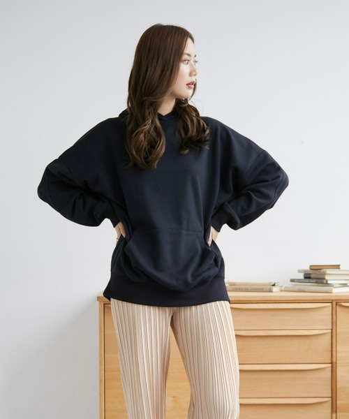 ECRIRE（エクリール）の「ドロップショルダー裏毛パーカー（パーカー・レディース・ブラック/ブルー/ベージュ・M/L）」の6枚目の写真