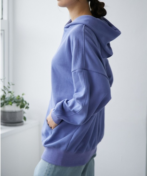 ECRIRE（エクリール）の「ドロップショルダー裏毛パーカー（パーカー・レディース・ブラック/ブルー/ベージュ・M/L）」の22枚目の写真