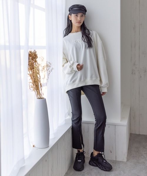 clear(クリア)の「オーバーサイズエンボスロゴスウェットトップス(スウェット・レディース・ブラック/グリーン/アイボリー・F)」の20枚目の写真