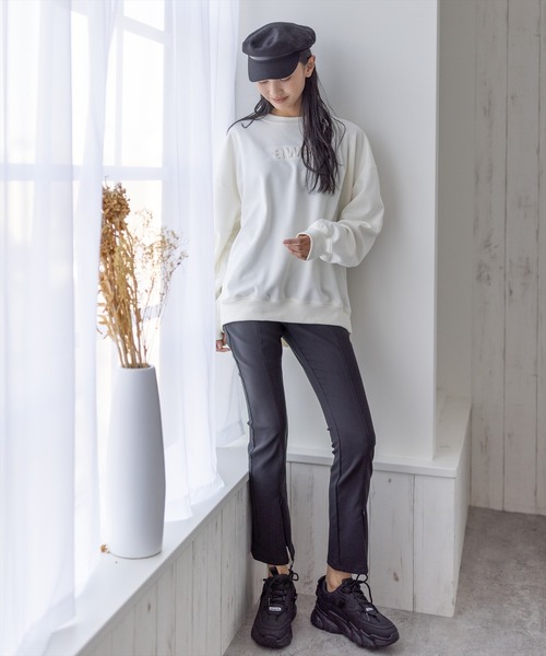 clear(クリア)の「オーバーサイズエンボスロゴスウェットトップス(スウェット・レディース・ブラック/グリーン/アイボリー・F)」の21枚目の写真