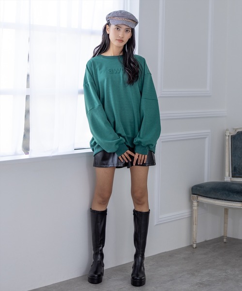 clear(クリア)の「オーバーサイズエンボスロゴスウェットトップス(スウェット・レディース・ブラック/グリーン/アイボリー・F)」の11枚目の写真