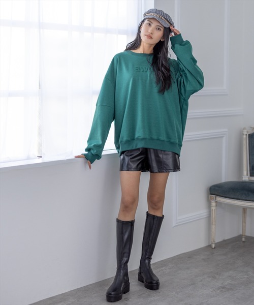 clear(クリア)の「オーバーサイズエンボスロゴスウェットトップス(スウェット・レディース・ブラック/グリーン/アイボリー・F)」の12枚目の写真