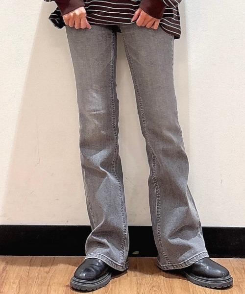 SOMETHING（サムシング）の「【SOMETHING】ＬＩＳＡ フレアパンツ（デニムパンツ・レディース・グレー・25inch/26inch/27inch/28inch/29inch/30inch）」の13枚目の写真