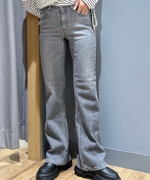 SOMETHING（サムシング）の「【SOMETHING】ＬＩＳＡ フレアパンツ（デニムパンツ・レディース・グレー・25inch/26inch/27inch/28inch/29inch/30inch）」の17枚目の写真