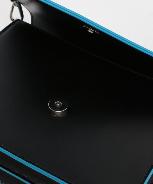 PAGEBOY（ページボーイ）の「バイカラースクエアショルダー（ショルダーバッグ・レディース・オフホワイト/シルバー/ブラック/モカ・FREE）」の20枚目の写真