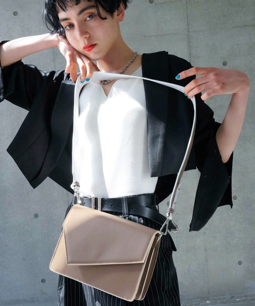 PAGEBOY（ページボーイ）の「バイカラースクエアショルダー（ショルダーバッグ・レディース・オフホワイト/シルバー/ブラック/モカ・FREE）」の10枚目の写真