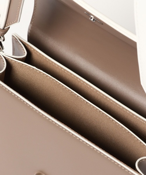 PAGEBOY（ページボーイ）の「バイカラースクエアショルダー（ショルダーバッグ・レディース・オフホワイト/シルバー/ブラック/モカ・FREE）」の5枚目の写真