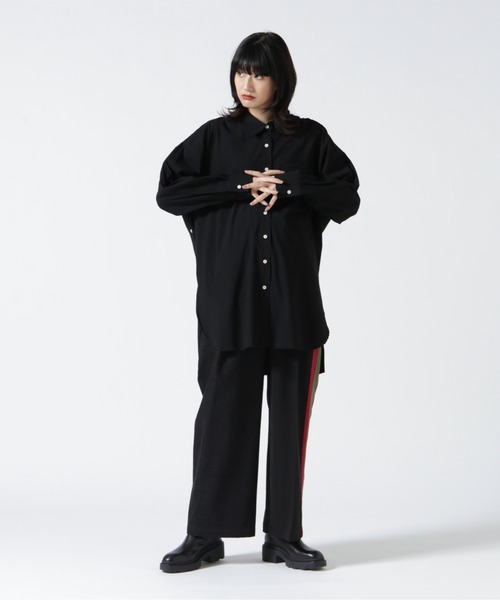AULA AILA(アウラアイラ)の「AULA AILA(アウラ アイラ)別注デニムコンビアシンメトリーパンツ(デニムパンツ・レディース・ブラック・1/0)」の12枚目の写真