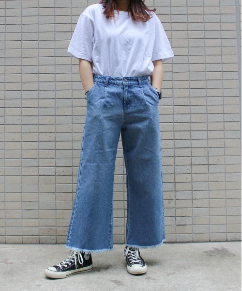 SHORE (ショア)の「SHORE フリンジワイドタックパンツ(デニムパンツ・レディース・サックスブルー/インディゴブルー・LARGE/SMALL/MEDIUM)」の1枚目の写真