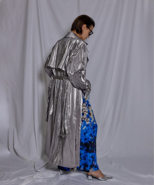 PRANK PROJECT（プランクプロジェクト）の「メタリックトレンチコート/Metallic Trench Coat（ナイロンジャケット・レディース・シルバー・FREE）」の6枚目の写真