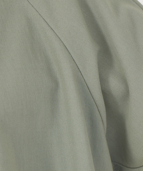 qualite（カリテ）の「《セットアップ対応》2WAYストレッチフォルムシャツ（シャツ/ブラウス・レディース・ベージュ/カーキ・38/36）」の10枚目の写真