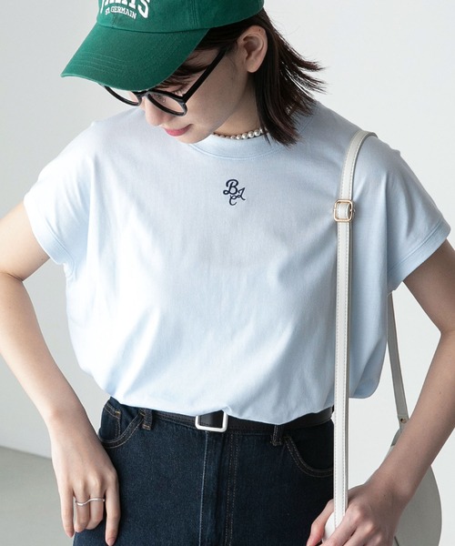 BONLECILL(ボンルシール)の「フレンチスリーブ 配色ロゴ刺繍Tシャツ(Tシャツ/カットソー・レディース・アイボリー/ブラック/ブルー/オフホワイト・FREE)」の4枚目の写真