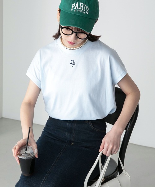 BONLECILL(ボンルシール)の「フレンチスリーブ 配色ロゴ刺繍Tシャツ(Tシャツ/カットソー・レディース・アイボリー/ブラック/ブルー/オフホワイト・FREE)」の7枚目の写真