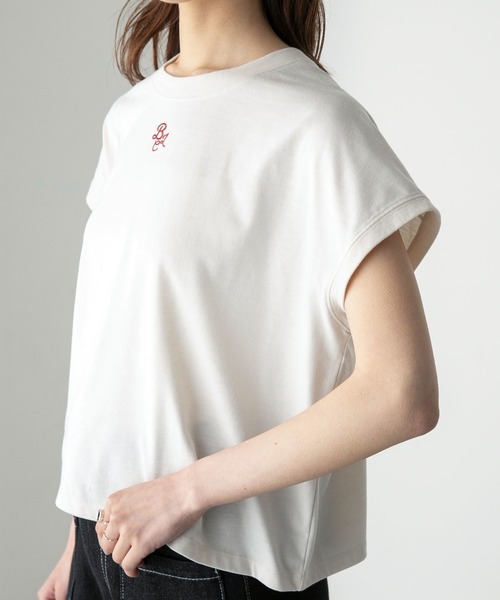 BONLECILL(ボンルシール)の「フレンチスリーブ 配色ロゴ刺繍Tシャツ(Tシャツ/カットソー・レディース・アイボリー/ブラック/ブルー/オフホワイト・FREE)」の11枚目の写真