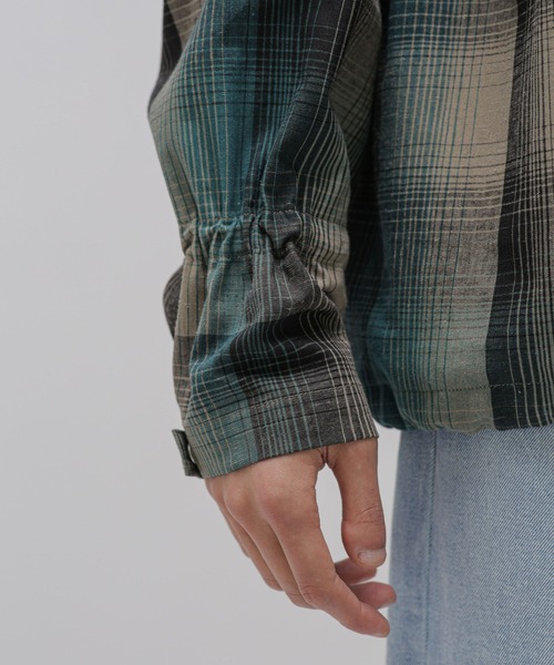 NANO universe（ナノユニバース）の「LB.03/ウォッシャブルリネンチェックベンチレーションマリンパーカー（マウンテンパーカー・メンズ・キナリ/グリーン・L/M/S）」の14枚目の写真