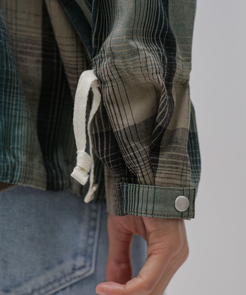 NANO universe（ナノユニバース）の「LB.03/ウォッシャブルリネンチェックベンチレーションマリンパーカー（マウンテンパーカー・メンズ・キナリ/グリーン・L/M/S）」の16枚目の写真