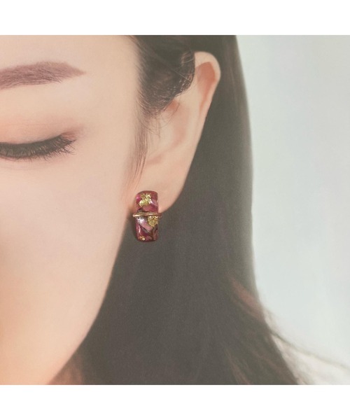 tone(トーン)の「【masamiyabi】シェルのかけらかまぼこピアス(MA)(ピアス(両耳用)・レディース・エメラルド/ブルー/パープル/ブラウン/ピンク・FREE)」の9枚目の写真