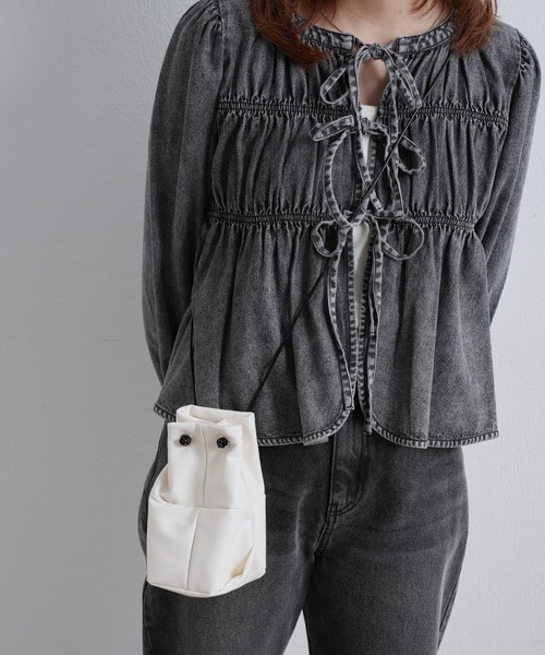 COLONY 2139（コロニートゥーワンスリーナイン）の「コードミニ巾着バッグ（ショルダーバッグ・レディース・オフホワイト/ブラック・FREE）」の2枚目の写真