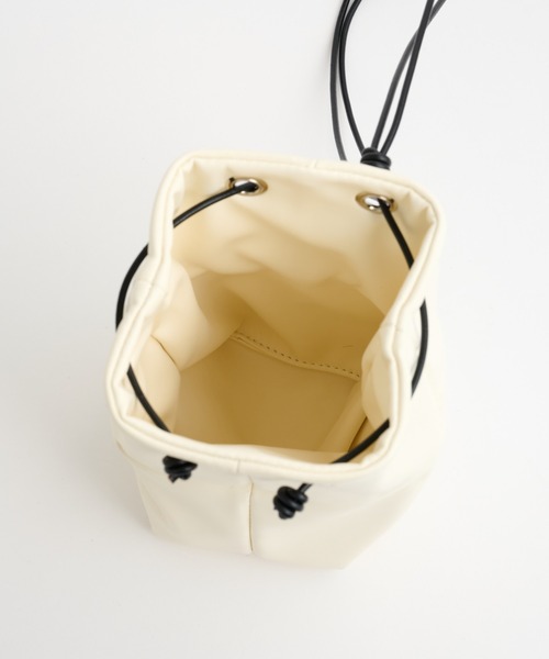 COLONY 2139（コロニートゥーワンスリーナイン）の「コードミニ巾着バッグ（ショルダーバッグ・レディース・オフホワイト/ブラック・FREE）」の22枚目の写真